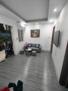 Bán CC mini 2ngủ, tầng 1 ngõ rộng sầm uất, diện tích 50m2, giá chưa tới 2 tỷ có TL